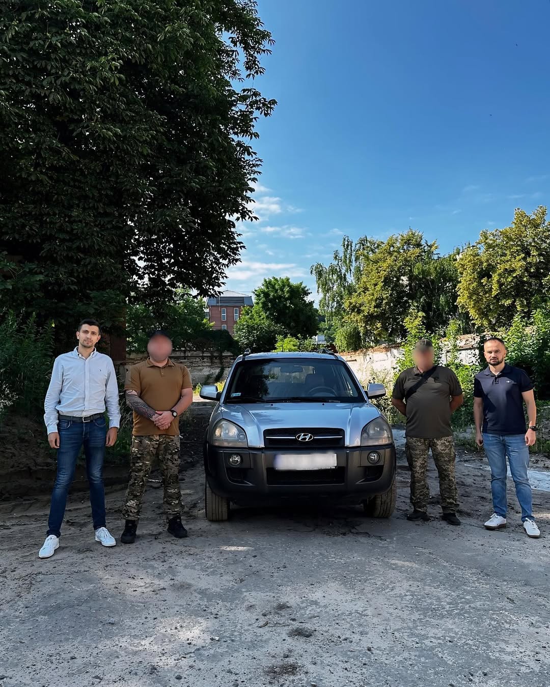 Incora передала третю з десяти автівок за 2024 рік - цього разу для 124-ї окремої бригади територіальної оборони на Херсонський напрямок.

