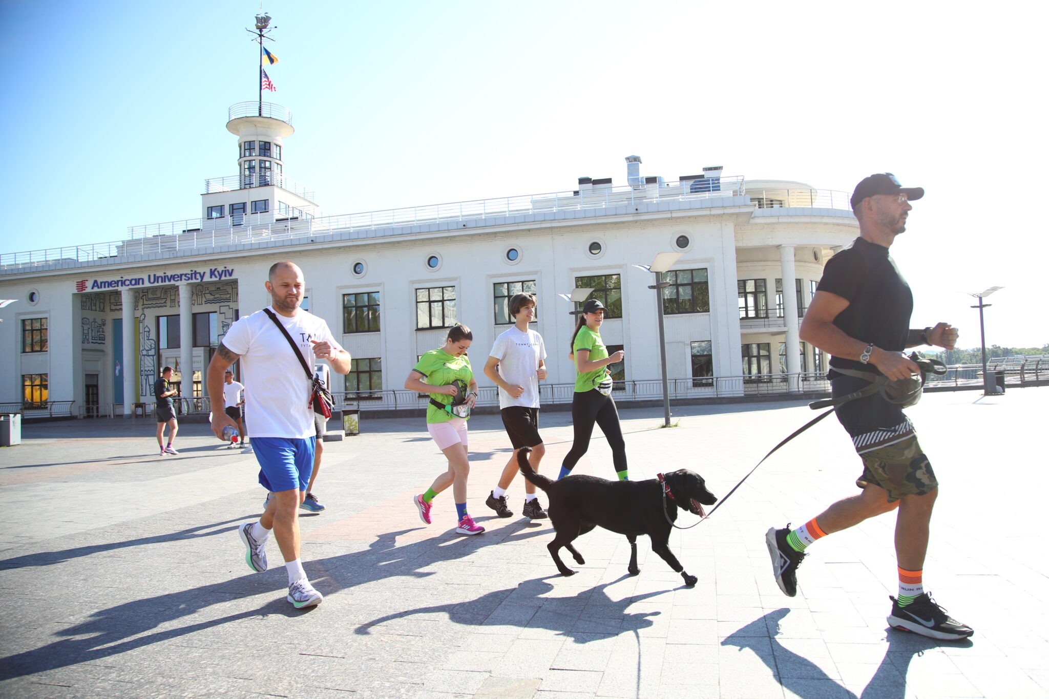 У вересні 2026-го lifecell у Бігозборі. Спека від Run Ukraine конвертував кілометри команди «Біжимо для Титанових» в 1 млн грн для ГО «Титанові» — на титанові імпланти для остеоінтегрованого протезування ветеранів зі складними ампутаціями. Мету 100 000 км / 1 млн грн команда закрила до фінішу Київського марафону Незламності.