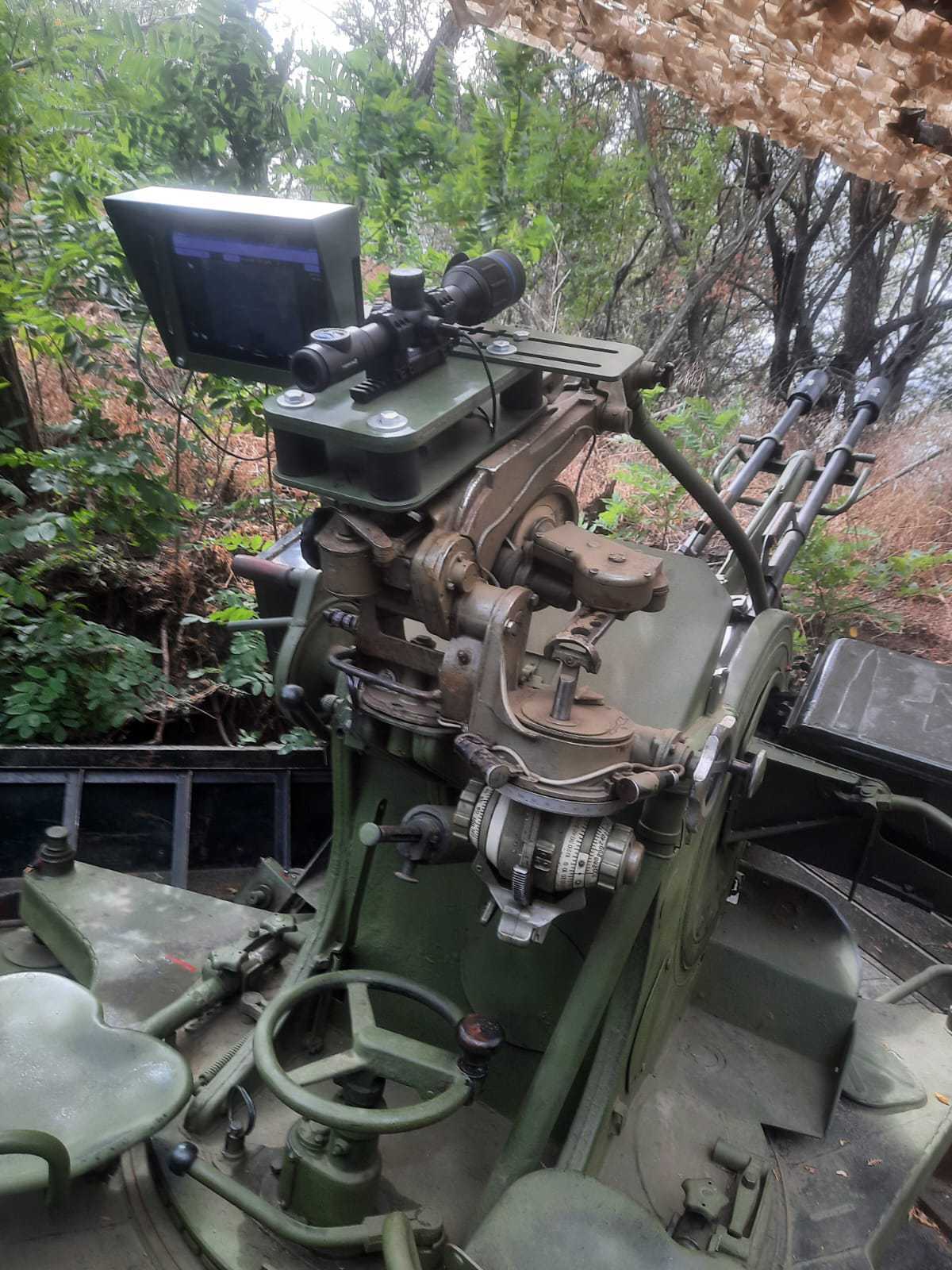 У межах підтримки 108-ї окремої бригади територіальної оборони, яка тримає оборону на Оріхівському напрямку, Geniusee долучилася до збору коштів на два тепловізори Cyclops 335 PRO та чотири планшети. Це обладнання підвищує ефективність виявлення та знищення шахедів, забезпечуючи оперативність дій підрозділу й точність виконання завдань.Загальна сума підтримки склала 127 000 грн.