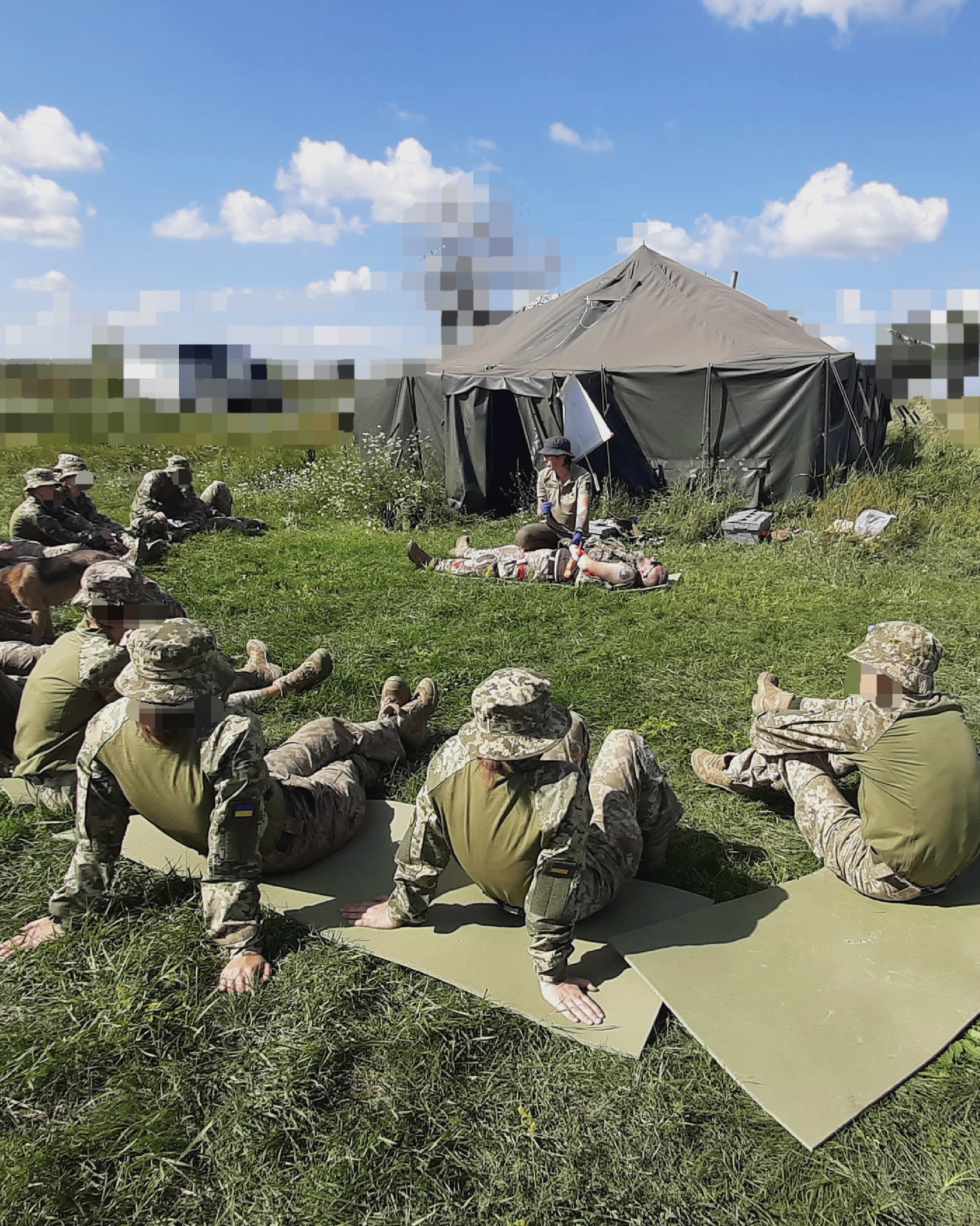 IT-компанія Pwrteams профінансувала навчання з тактичної медицини для курсантів Військового інституту КНУ імені Тараса Шевченка. Завдяки внеску у розмірі 9187 євро Благодійний фонд Сергія Притули організував тренінги, де майбутні офіцери відпрацьовували навички накладання турнікетів, зупинки кровотеч та надання допомоги в бойових умовах. Ця ініціатива є частиною діяльності Ukraine Support Fund, створеного материнською компанією Nortal, а загальна сума допомоги від Pwrteams у 2025 році вже сягнула 46 578 євро.