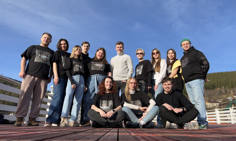 З початку повномасштабного вторгнення весь work&life balance-бюджет Voypost перевів в бюджет на благодійність, і кожен зі співробітників компанії міг на власний розсуд донатити в будь-яку волонтерську організацію щомісяця цей бюджет (1000 грн.). 