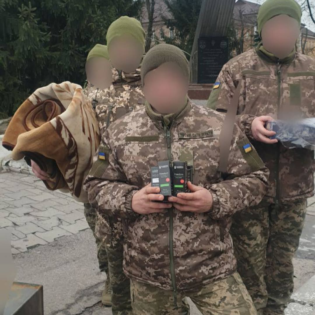 ProCare разом з партнерами та командою виготовили 10 000 захисних кремів для українських військовослужбовців.