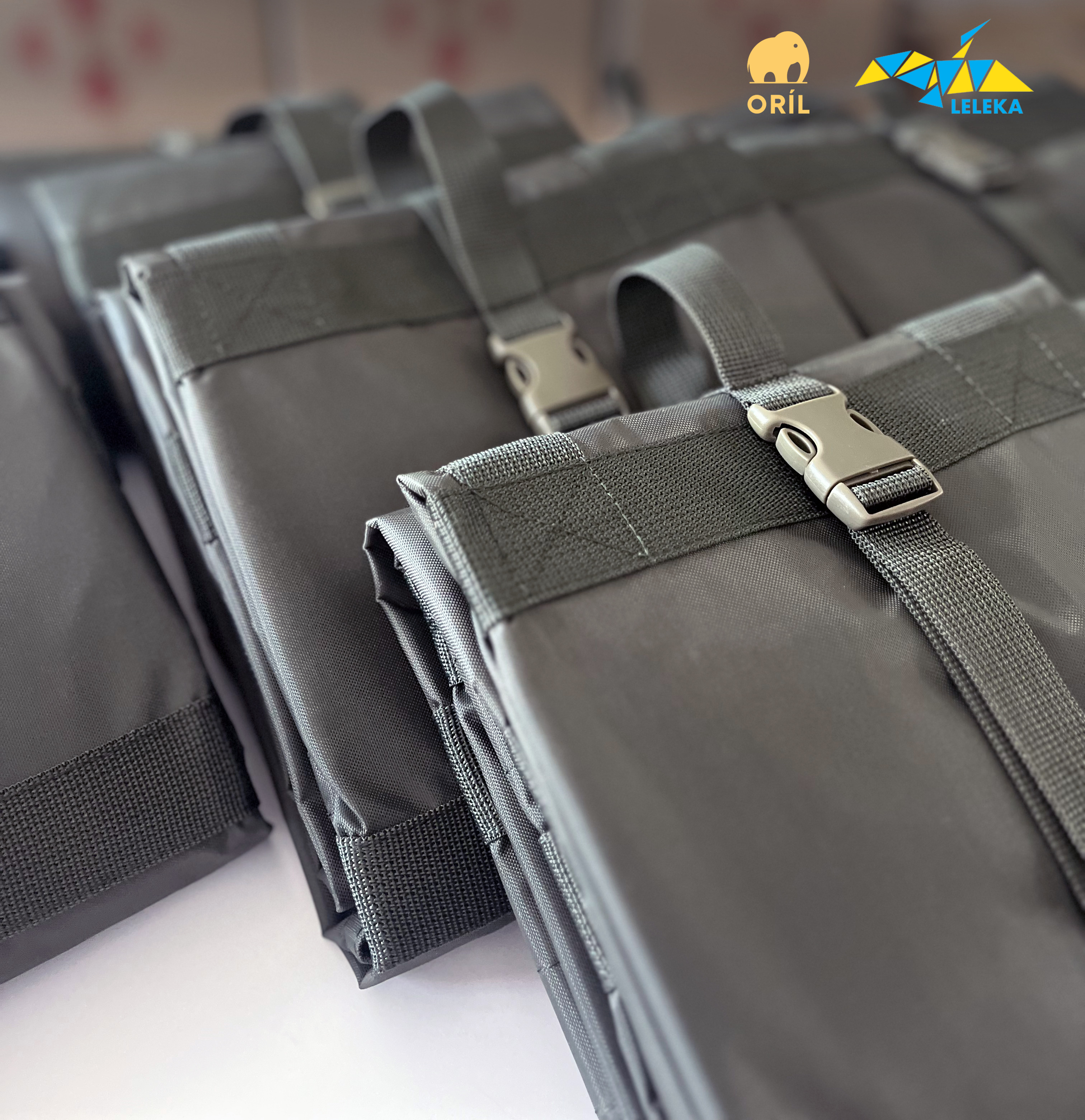 Компанія ORIL закупила 30 м'яких нош для евакуації поранених в польових умовах, які завдяки Leleka Foundation / БФ Лелека-Україна будуть передані бойовим медикам на передову. 