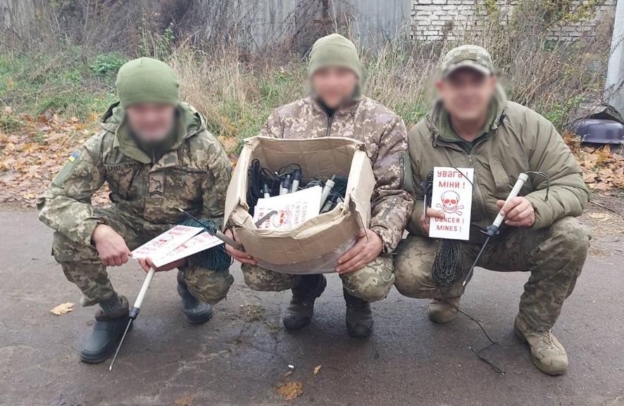 Олександр Жмурко та колектив UAPP забезпечили необхідними матеріалами для облаштування позицій - кабелями, вимикачами, світильниками, розетками - 118 окрему бригаду ТрО ЗСУ.