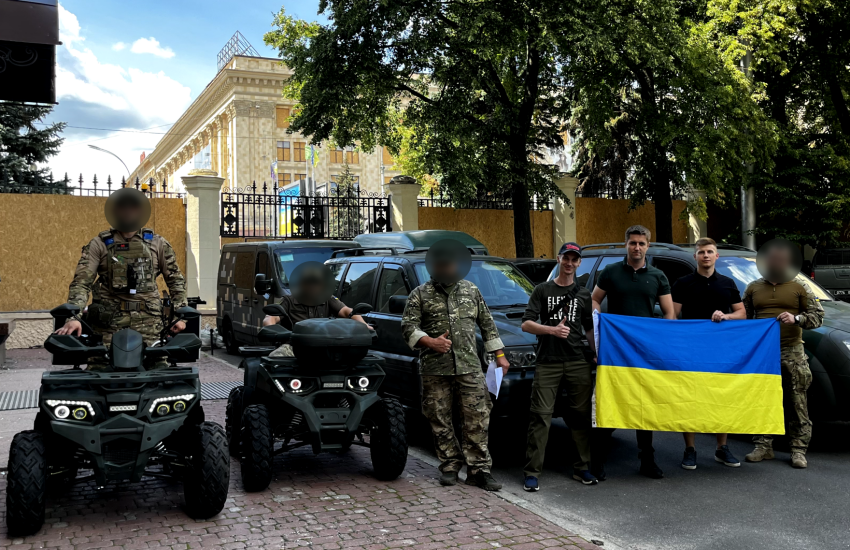 Meest China передала Збройним Силам України на харківському напрямку два автомобілі, одну броньовану машину та два квадроцикли.