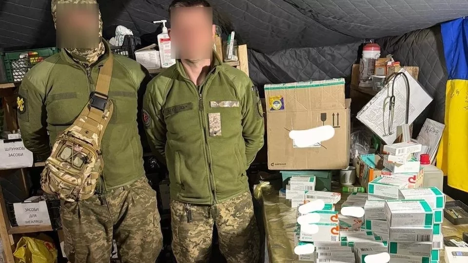 З 2024 року «Дарниця» регулярно передавала благодійному фонду Save Mariupol ліки — загалом на понад 1,6 млн грн. До цієї комплексної допомоги увійшли необхідні медикаменти, які розподіляли по найгарячіших точках сходу України.