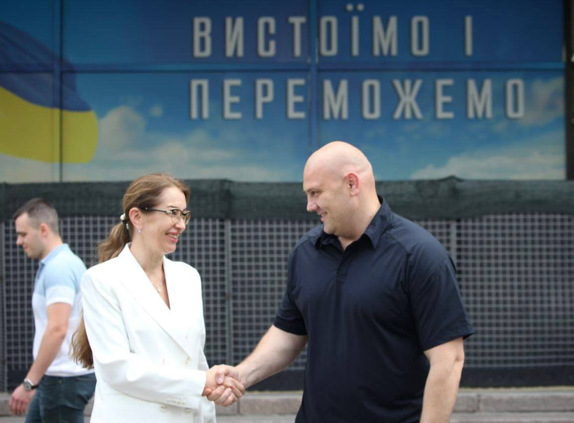 У 2023 році корпорація «АТБ» передала 93-й окремій механізованій бригаді «Холодний Яр» Оперативного командування «Схід» три всюдихідні автомобілі. Разом із машинами бригада отримала два десятки дронів DJI Mavic 3.