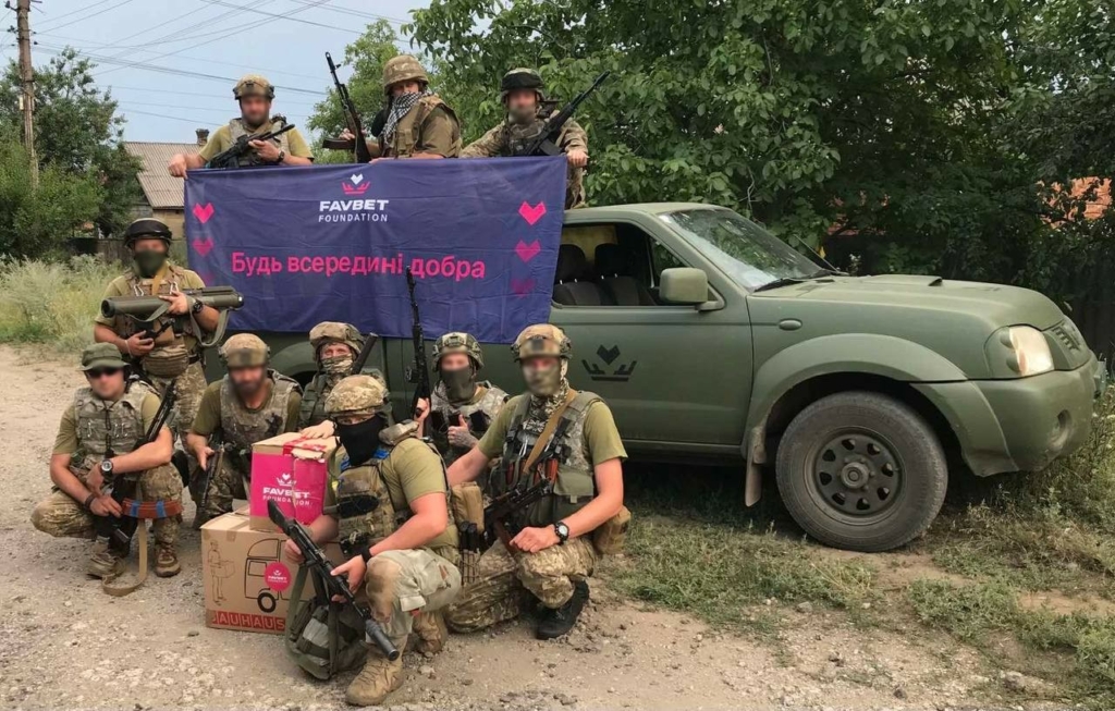Favbet Foundation працює як благодійний фонд із фокусом на військовий напрямок, в рамках якого десантники, артилеристи, піхотинці, ППО й інші підрозділи ЗСУ отримали понад п’ять десятків автомобілів (позашляховики, карети «швидкої допомоги», мікроавтобуси і вантажівки), швидкісні квадрокоптери, антидронові рушниці, тепловізори, амуніцію, різне технологічне обладнання та безліч необхідного на фронті. Загалом на початок листопада фонд допоміг українській армії на десятки мільйонів гривень. Близько 5 млн грн переведено на спецрахунок Національного банку України і підтримку United24. Також були запущені благодійні проєкти та передавалась допомога українській армії. Допомагає компанія і дітям - так, Favbet Foundation системно займається освітніми та інклюзивними проєктами та підтримує українську молодь, допомагає реабілітаційним центрам та створює свята для дітей.